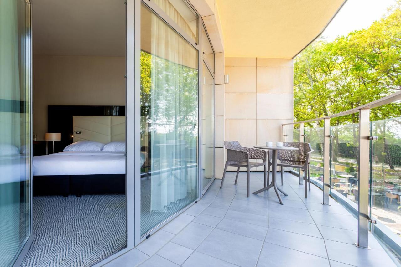 Double or Twin Room Terrace